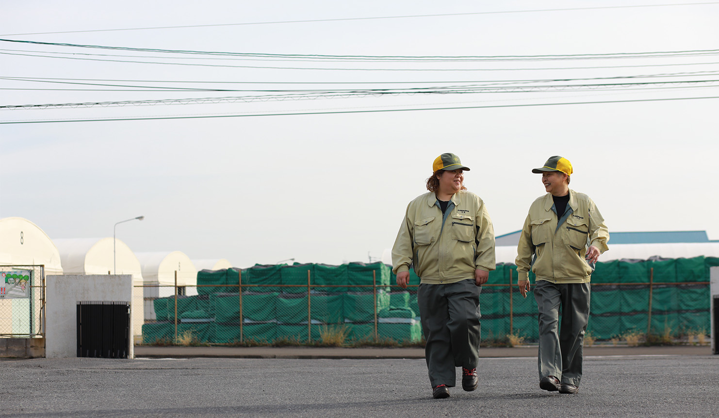 三菱ケミカルでタンクに原料を投入する製品製造作業員｜採用情報｜九州運輸建設株式会社｜北九州市